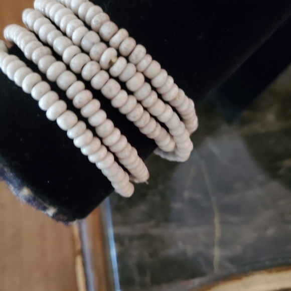 OATMEAL COLORED BEADED 5-PIECE BRACELET SET - Picture 8 of 8